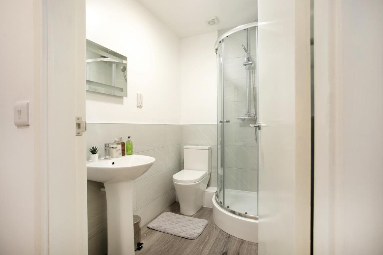 Spacious 2 Bedroom Apartments - 5 Mins From Qmc, Universities And City Centre! Nottingham Exterior foto