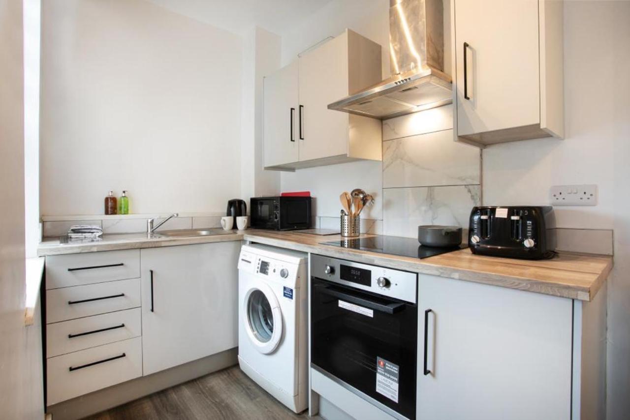 Spacious 2 Bedroom Apartments - 5 Mins From Qmc, Universities And City Centre! Nottingham Exterior foto
